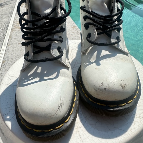 White Doc Martens 1460 Smooth Boots Women’s 8 - Picture 2 of 5